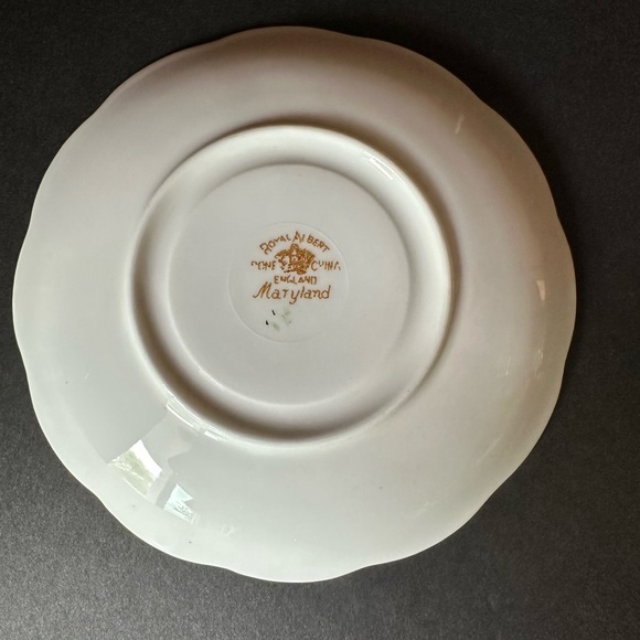 VTG Royal Albert ‘Maryland’ 2571 Bone China Teacup & Saucer Floral Daisies - Picture 7 of 10